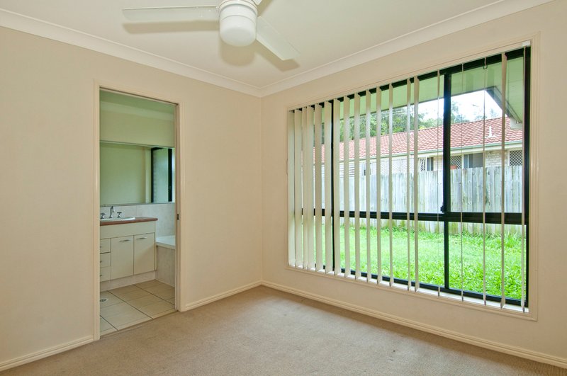 Photo - 15 Mountain View Crescent, Mount Warren Park QLD 4207 - Image 6