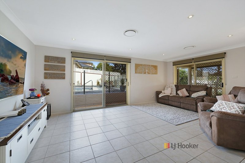 Photo - 15 Mountain View Drive, Woongarrah NSW 2259 - Image 5