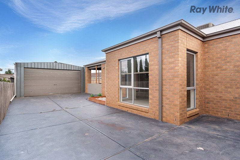 Photo - 15 Mowbray Crescent, Kurunjang VIC 3337 - Image 9