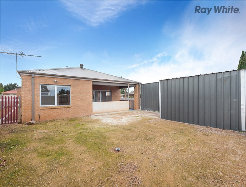 Photo - 15 Mowbray Crescent, Kurunjang VIC 3337 - Image 10