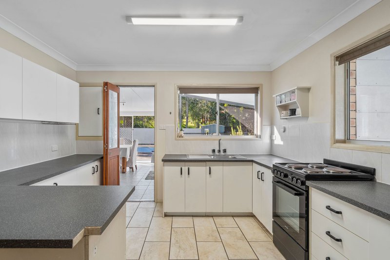 Photo - 15 Mualla Drive, Ashmore QLD 4214 - Image 4