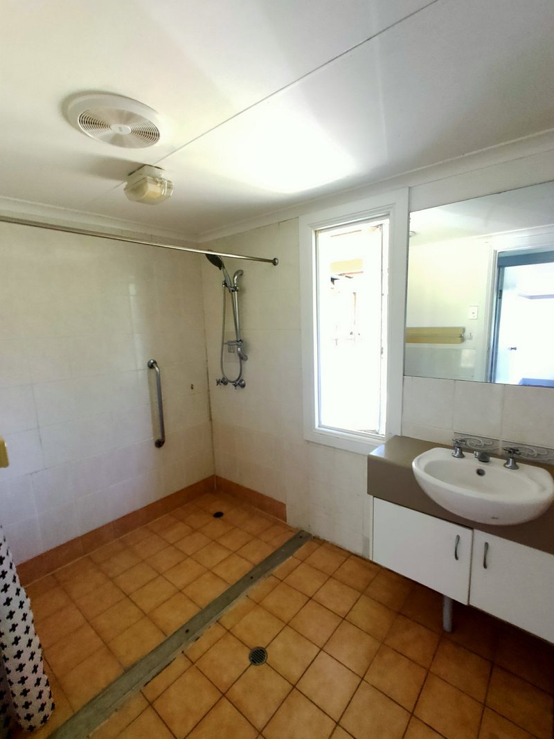 Photo - 15 Murray Street, Manoora QLD 4870 - Image 9