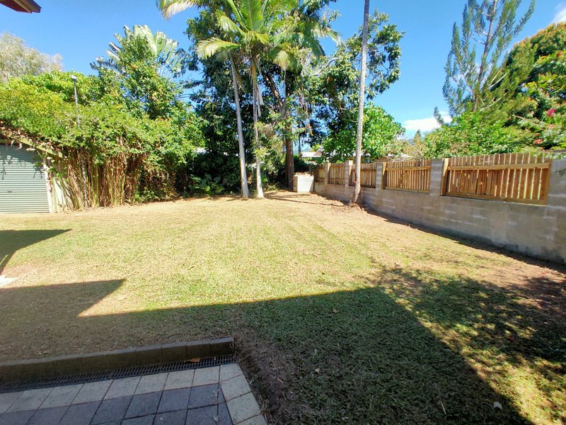 Photo - 15 Murray Street, Manoora QLD 4870 - Image 12