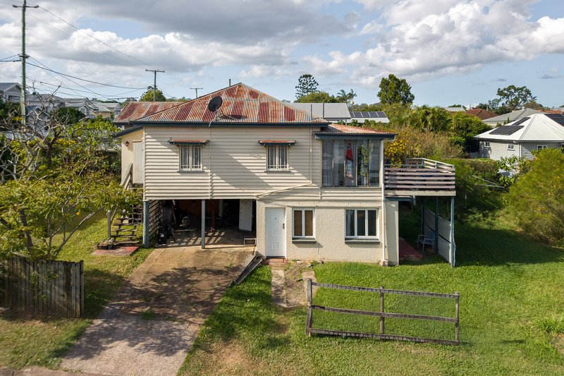 Photo - 15 Murton Avenue, Holland Park QLD 4121 - Image 1