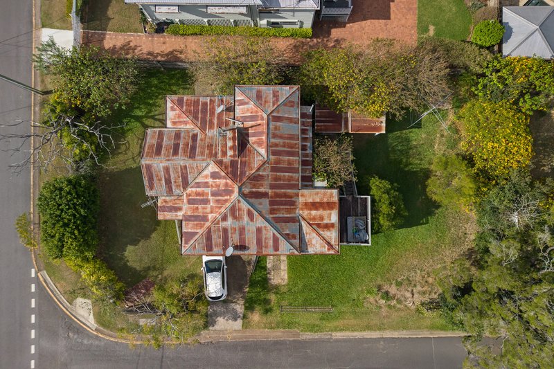 Photo - 15 Murton Avenue, Holland Park QLD 4121 - Image 6