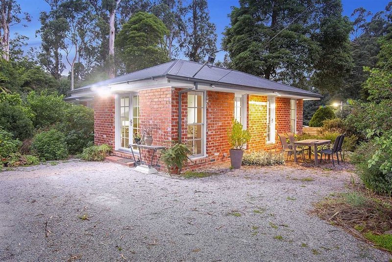 15 Myrtle Grove, Tecoma VIC 3160