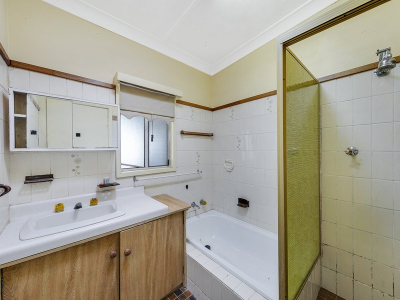 Photo - 15 Narambi Road, Buff Point NSW 2262 - Image 9