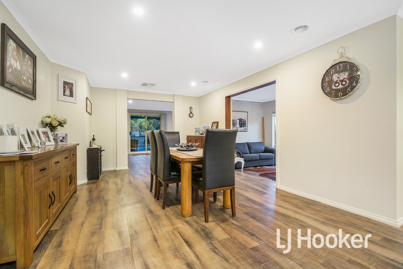 Photo - 15 Nathan Court, Pakenham VIC 3810 - Image 7