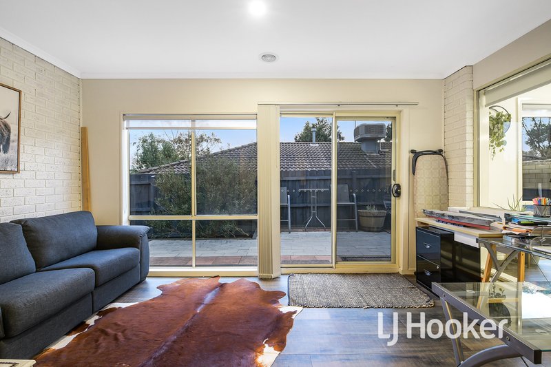 Photo - 15 Nathan Court, Pakenham VIC 3810 - Image 8