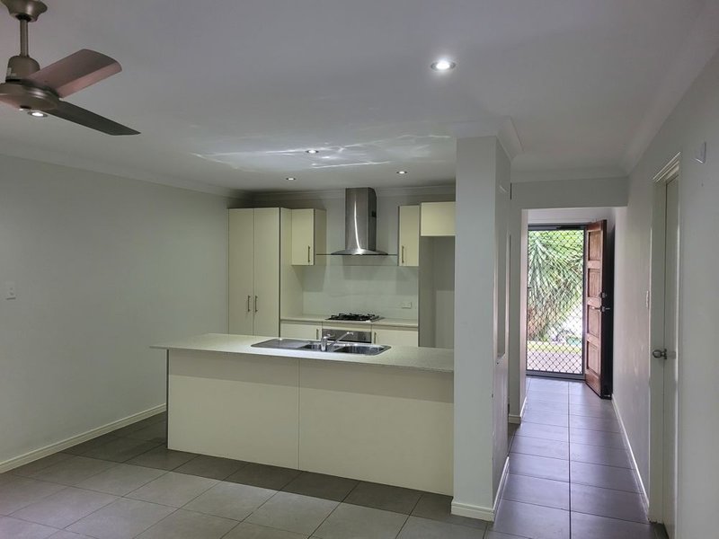 Photo - 15 Navickas Circuit, Redbank Plains QLD 4301 - Image 7