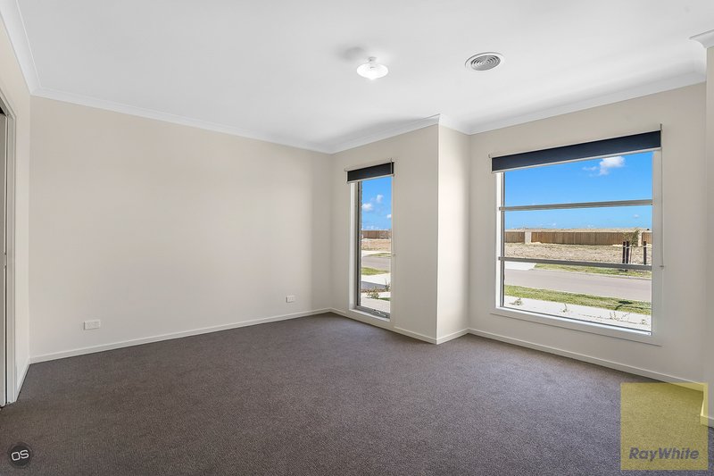 Photo - 15 Nettle St , Mambourin VIC 3024 - Image 10