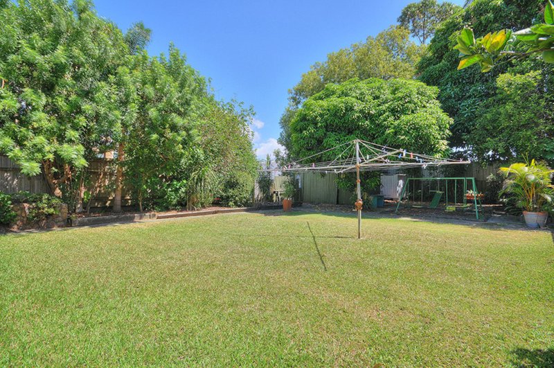 Photo - 15 Nevenia Street, Labrador QLD 4215 - Image 3