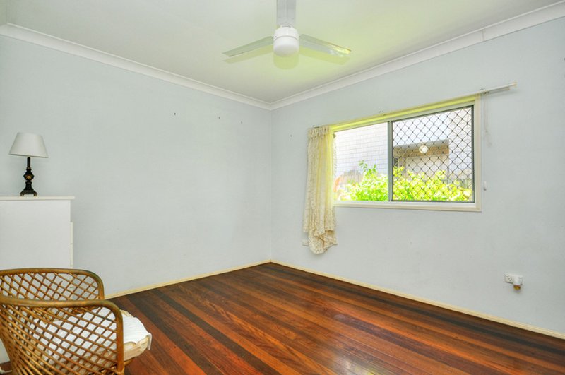 Photo - 15 Nevenia Street, Labrador QLD 4215 - Image 6