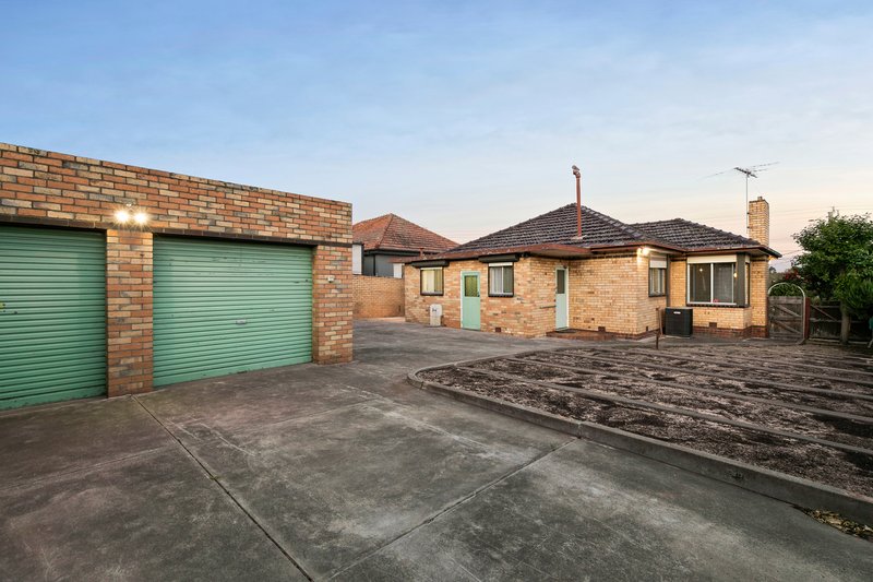 Photo - 15 Newlands Road, Coburg North VIC 3058 - Image 12