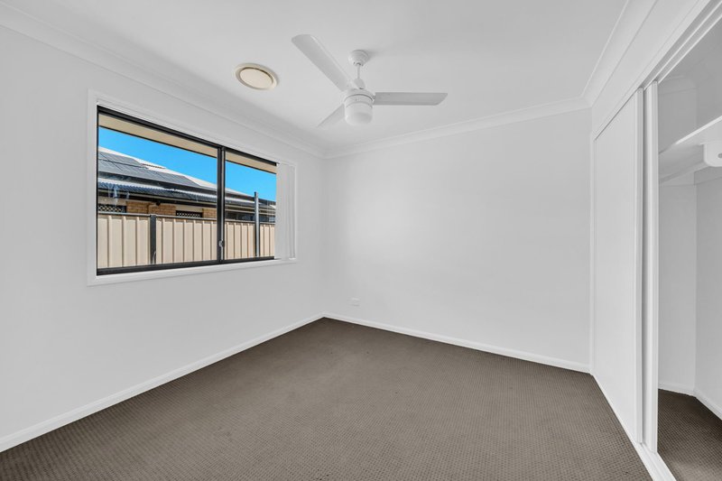 Photo - 15 Newman Drive, Emerald QLD 4720 - Image 10