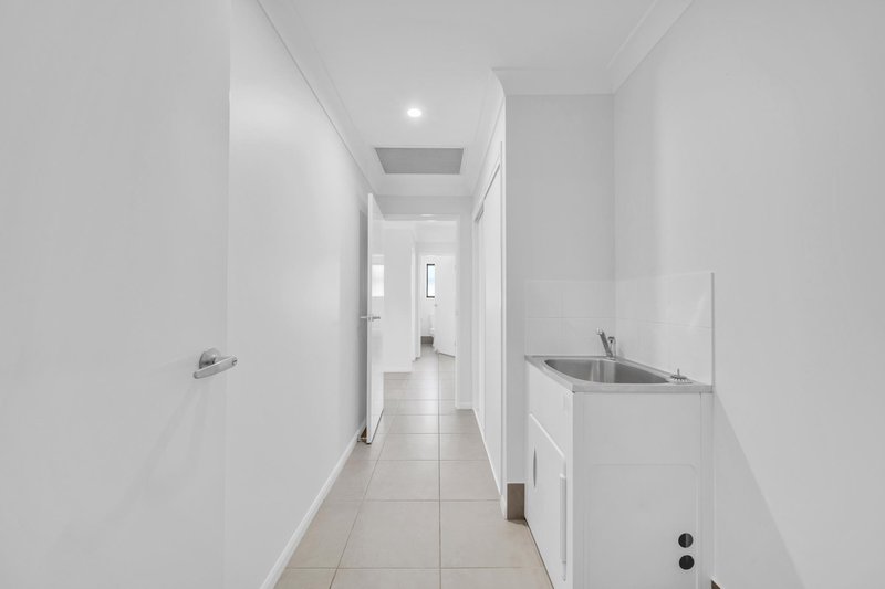 Photo - 15 Newman Drive, Emerald QLD 4720 - Image 13