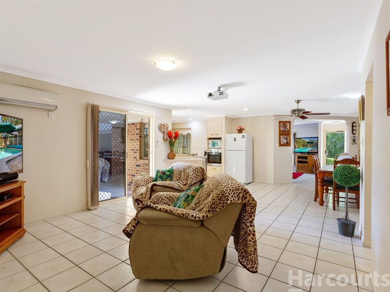 Photo - 15 Newport Circuit, Sandstone Point QLD 4511 - Image 7