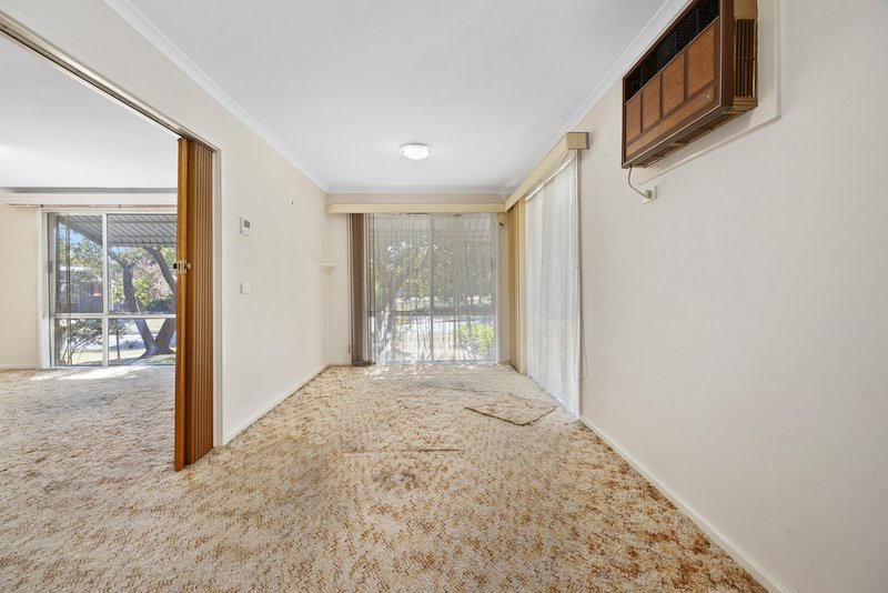 Photo - 15 Newton Street, Hackett ACT 2602 - Image 5