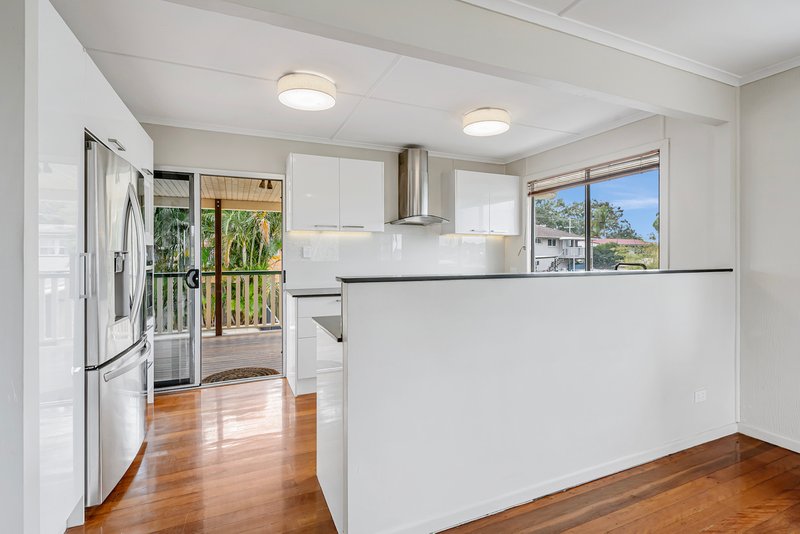 Photo - 15 Nichols Road, Kippa-Ring QLD 4021 - Image 4
