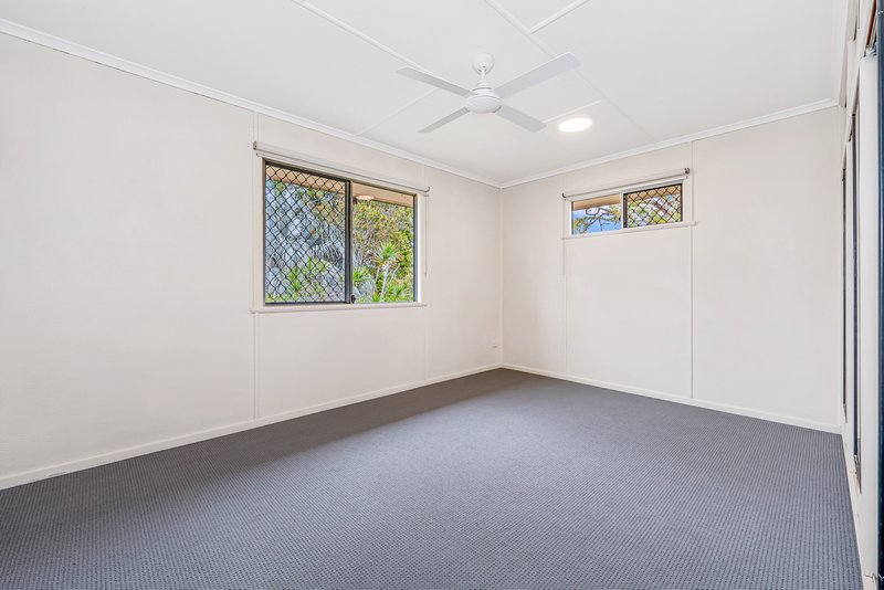 Photo - 15 Nichols Road, Kippa-Ring QLD 4021 - Image 6