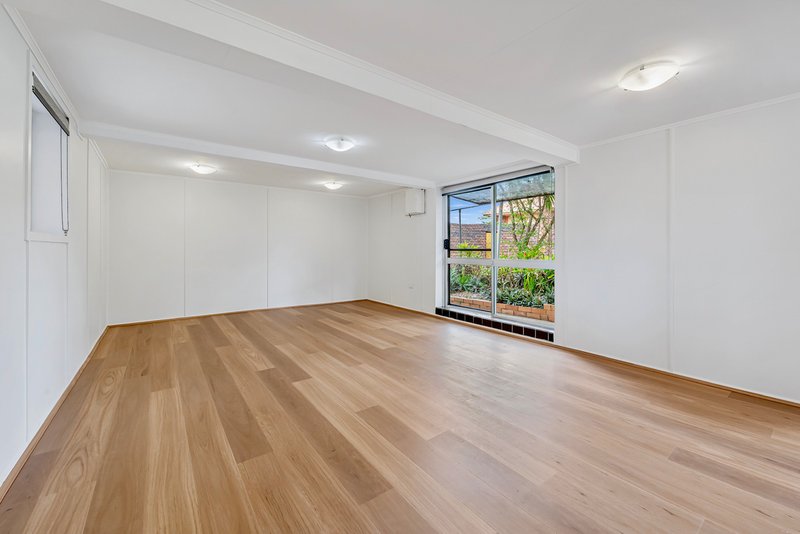 Photo - 15 Nichols Road, Kippa-Ring QLD 4021 - Image 11