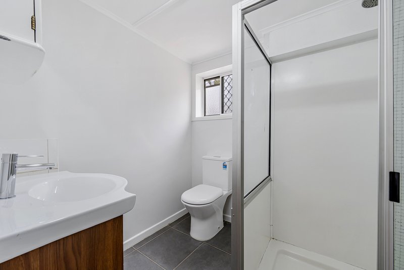 Photo - 15 Nichols Road, Kippa-Ring QLD 4021 - Image 13