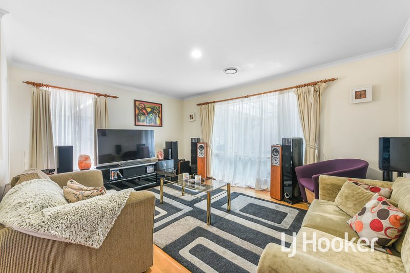 Photo - 15 Nimbus Court, Hampton Park VIC 3976 - Image 2