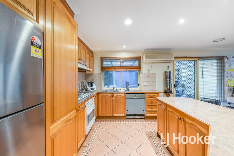 Photo - 15 Nimbus Court, Hampton Park VIC 3976 - Image 4