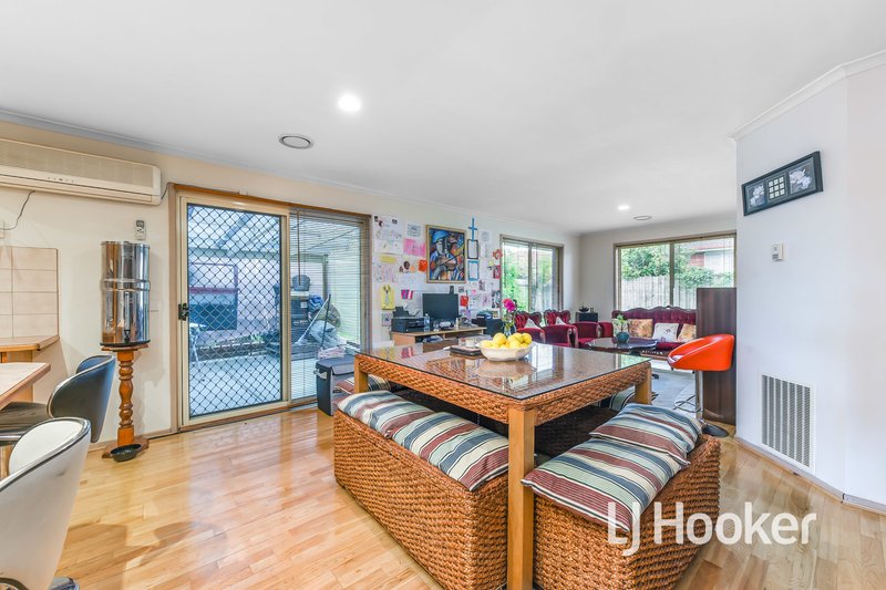 Photo - 15 Nimbus Court, Hampton Park VIC 3976 - Image 12