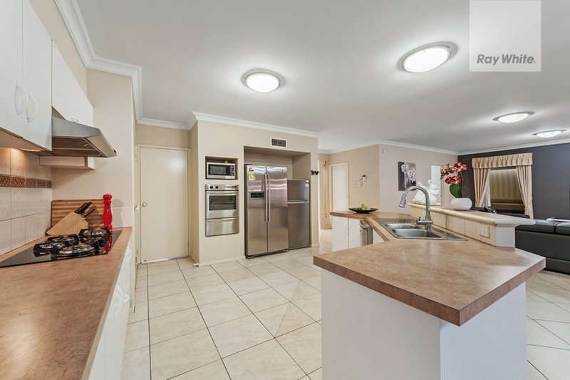 Photo - 15 Ninnis Court, Roxburgh Park VIC 3064 - Image 10