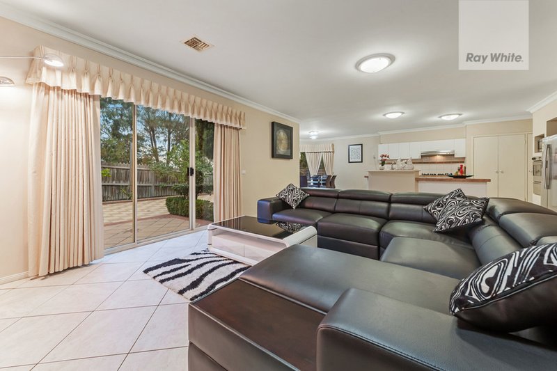 Photo - 15 Ninnis Court, Roxburgh Park VIC 3064 - Image 13