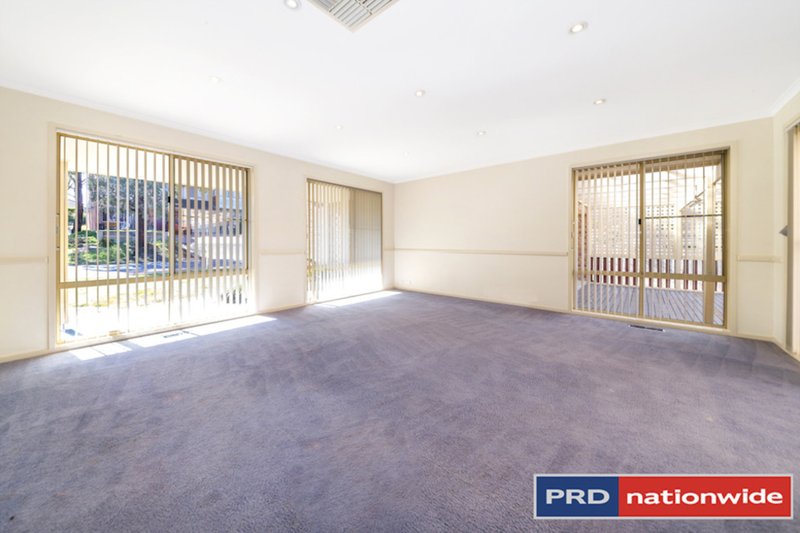 Photo - 15 Noble Close, Ngunnawal ACT 2913 - Image 3