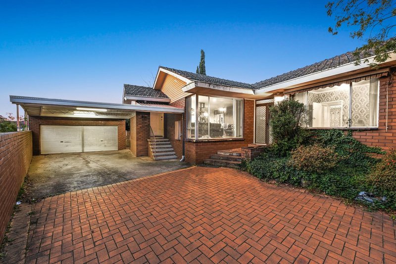 Photo - 15 Norray Avenue, Mount Waverley VIC 3149 - Image 3