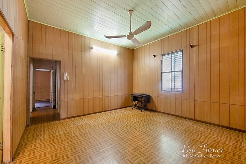 Photo - 15 Norris Street, Hermit Park QLD 4812 - Image 5