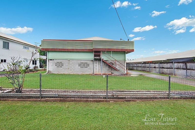 Photo - 15 Norris Street, Hermit Park QLD 4812 - Image 12