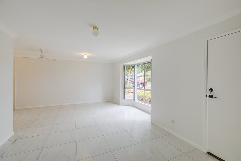 Photo - 15 Oakwood Drive, Waterford West QLD 4133 - Image 2