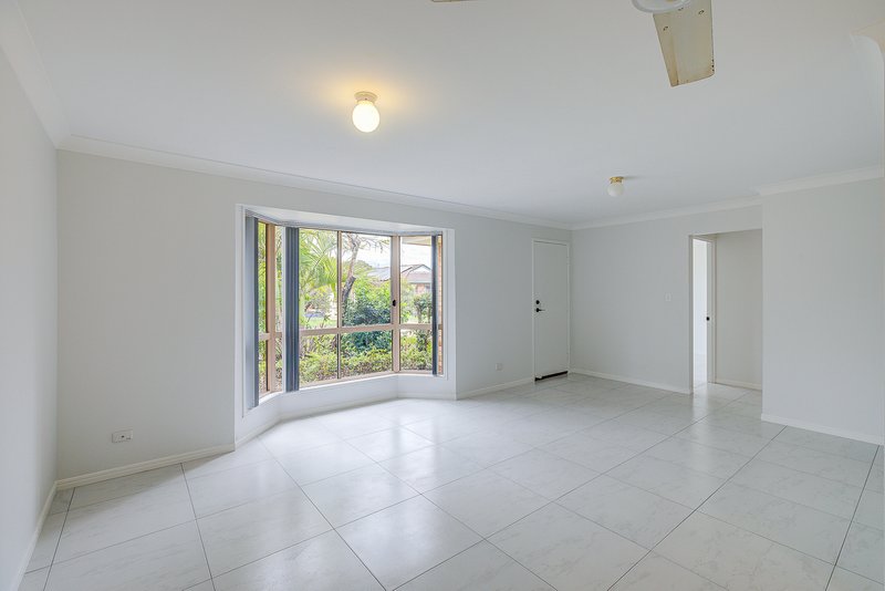 Photo - 15 Oakwood Drive, Waterford West QLD 4133 - Image 3