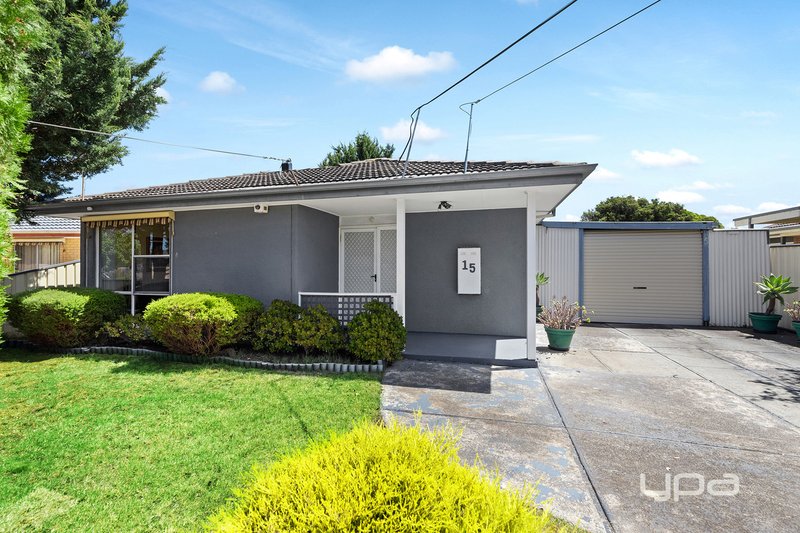 Photo - 15 Oakwood Road, Albanvale VIC 3021 - Image 2