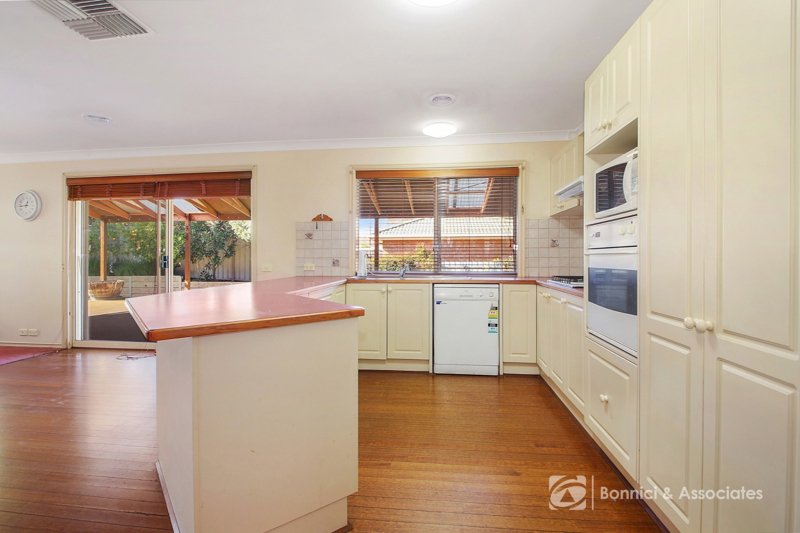 Photo - 15 O'Brien Court, West Albury NSW 2640 - Image 7