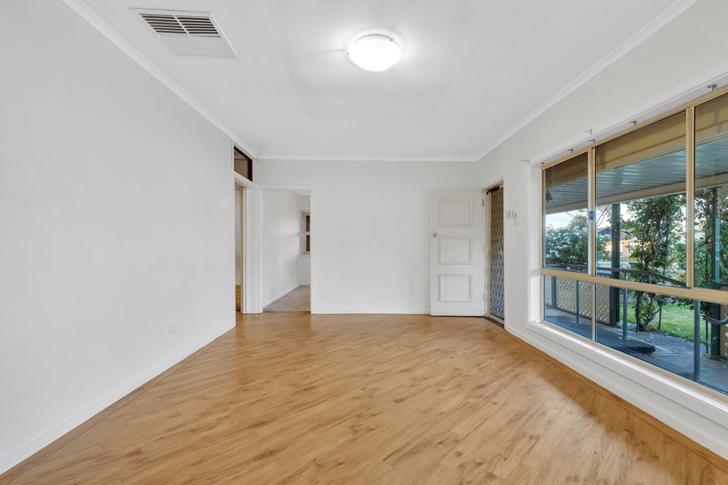 Photo - 15 O'Brien Street, Davoren Park SA 5113 - Image 4