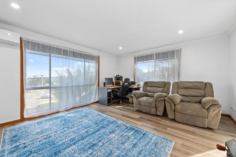 Photo - 15 Ocean Court, Lakes Entrance VIC 3909 - Image 5