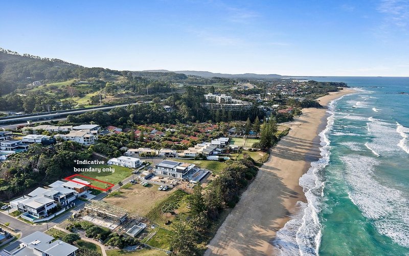 Photo - 15 Oceanfront Drive, Sapphire Beach NSW 2450 - Image 3