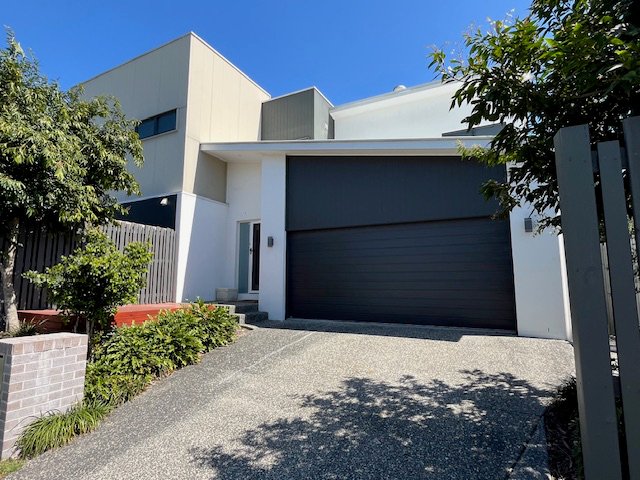 1/5 Olearia Street, Coomera QLD 4209