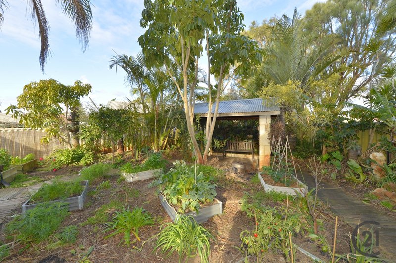 Photo - 15 Ombersley Way, Coodanup WA 6210 - Image 18