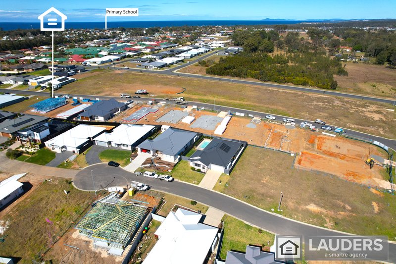 Photo - 15 Ondaroo Crest, Old Bar NSW 2430 - Image 14