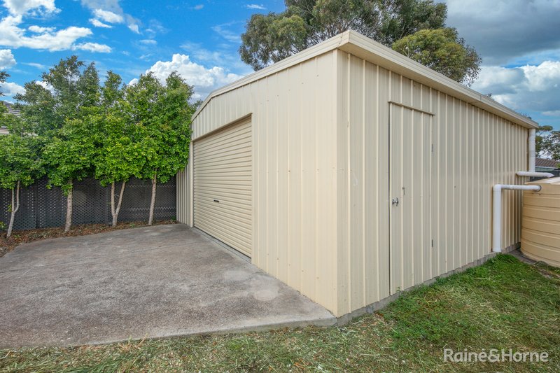 Photo - 15 Orchardview Grove, Sunbury VIC 3429 - Image 17