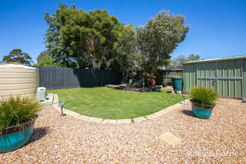 Photo - 15 Orchardview Grove, Sunbury VIC 3429 - Image 14