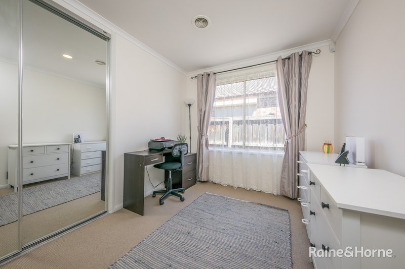 Photo - 15 Orchardview Grove, Sunbury VIC 3429 - Image 21