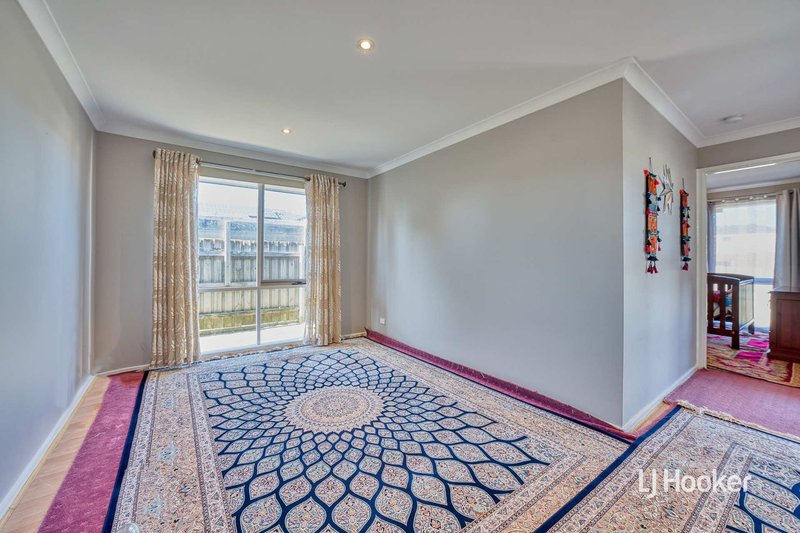 Photo - 15 Ormond Road, Hampton Park VIC 3976 - Image 7