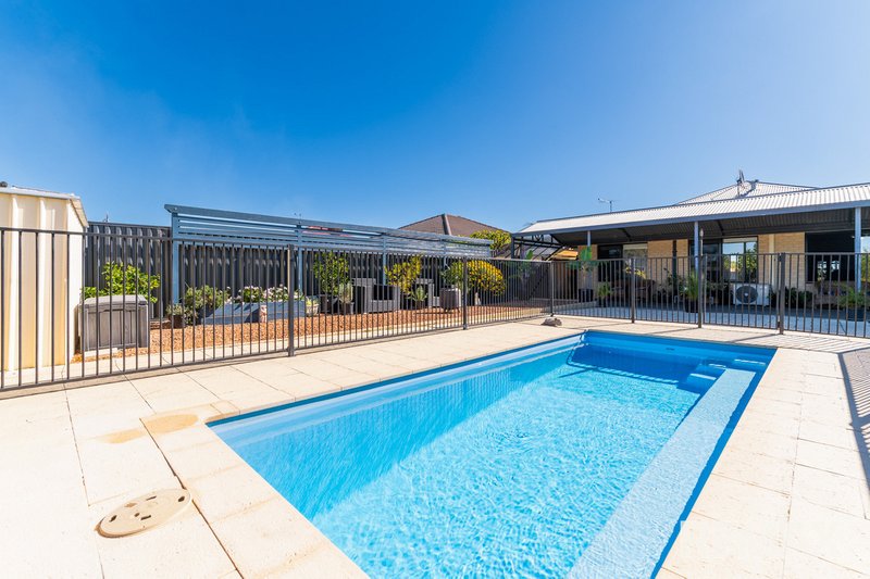 Photo - 15 Ornata Bend, Banksia Grove WA 6031 - Image 1